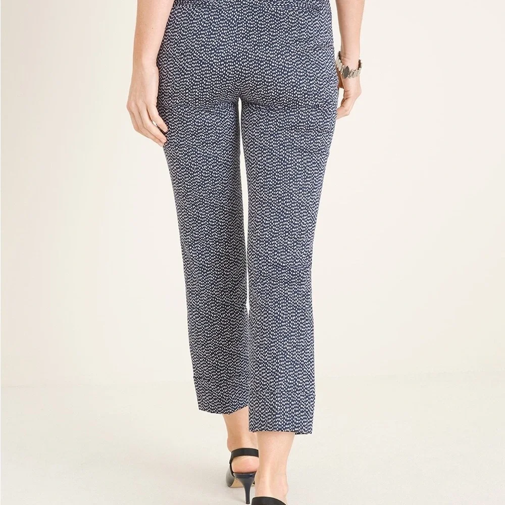 Chicos Secret Stretch Raindrop-Print Straight-Leg Cuffed Crops size 12 NWT - Picture 3 of 9